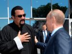 Moskva vymenovala herca Stevena Seagala za ambasádora pre rusko-americké vzťahy