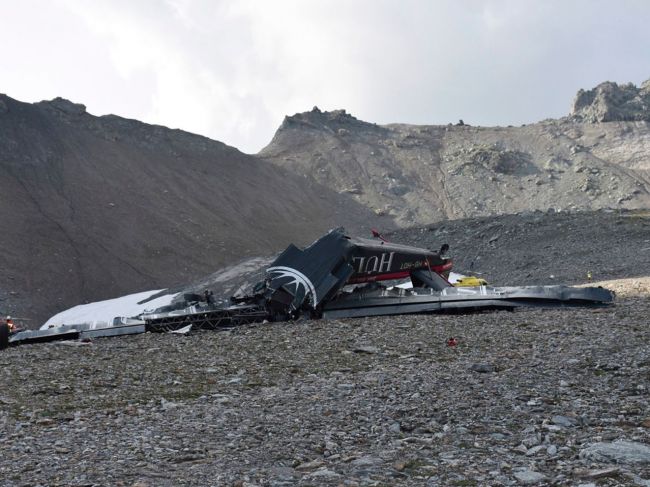 Lietadlo Ju-52 sa zrútilo takmer vertikálne a pri vysokej rýchlosti