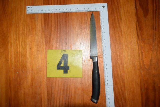 Žena po hádke v dome v Sobranciach bodla muža kuchynským nožom