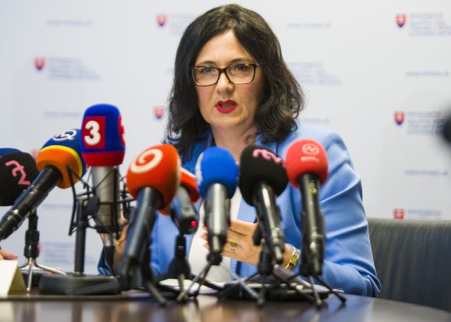 SAV: Ministerka Lubyová nabáda Slovenskú akadémiu vied k porušeniu zákona