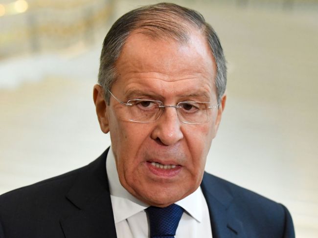 Lavrov v telefonáte s Pompeom "kategoricky odmietol" nové sankcie USA