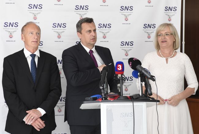 SNS očakáva reálny efekt 13. a 14. platov v rokoch 2019 a 2020