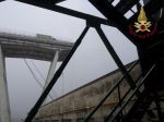 V talianskom Janove sa zrútil diaľničný most