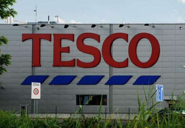 Tesco utlmí svoje podnikanie v Česku, skráti otváracie hodiny