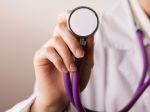 Dôvera pri kontrole preventívnych vyšetrení zistila tisíce podozrivých prípadov