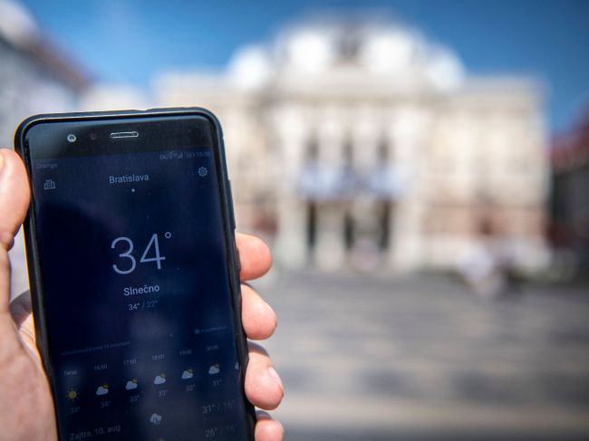 Na západe a juhu Slovenska môžu teploty stúpnuť až na 35 stupňov Celzia