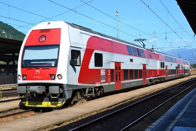 Cestovanie vlakom na oslavy SNP bude opäť o polovicu lacnejšie