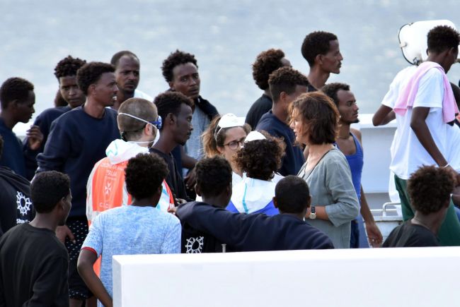 Európska komisia odmieta hrozby z Talianska ohľadom migrantov z Diciotti