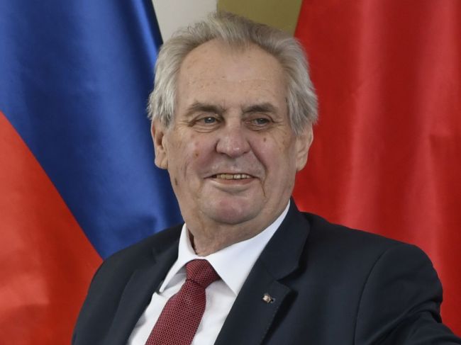 Zeman ľutuje, že sa ešte nepodarilo vyhubiť českých novinárov
