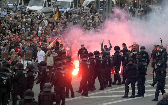 V Berlíne a Münsteri sa demonštrovalo proti pravicovým radikálom