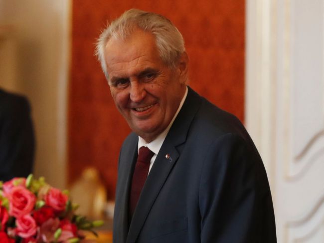 Generál Pavel odsúdil Zemanov výrok o vyhubení novinárov ako nepatričný
