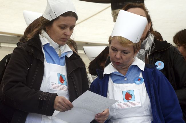 V nemocniciach chýbajú stovky sestier, štát chce štúdium finančne motivovať