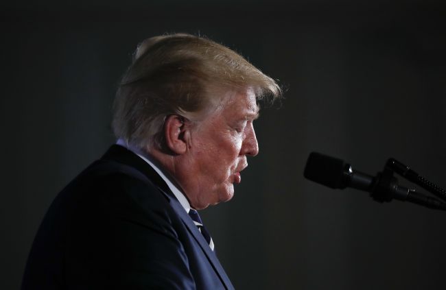 Kremeľ kritizoval Trumpa za jeho varovania pred útokom v sýrskom Idlibe