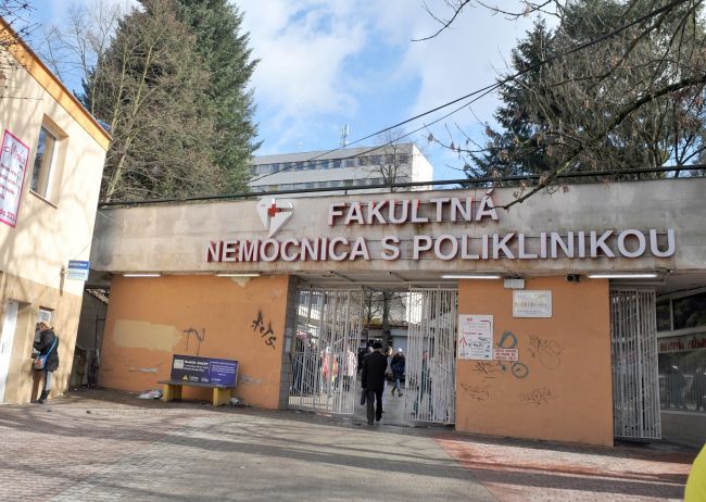 V žilinskej nemocnici namerali policajti 70-ročnému lekárovi 1,6 promile