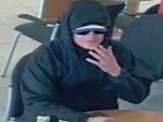 Polícia pátra po osobe, ktorá môže pomôcť vyriešiť podvod v ružomberskej banke