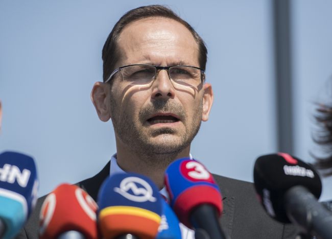 Kandidáta na primátora Bratislavy Mrvu podporujú aj Nova, OKS a Zmena zdola