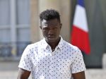 Imigrant, ktorý zachránil dieťa z balkóna, dostal vo Francúzsku štátne občianstvo