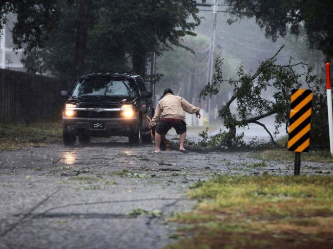 Hurikán Florence si vyžiadal najmenej 5 životov