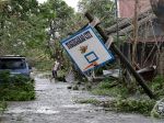 Tajfún Mangkhut si vyžiadal prvé obete, milióny ľudí sú bez elektriny