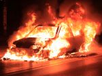Polícia vyšetruje úmrtie muža, ktorý uhorel v aute