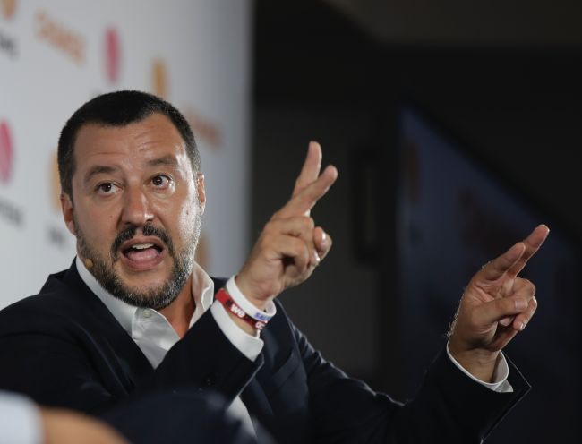 Matteo Salvini žaluje černošskú političku za očierňovanie svojej strany