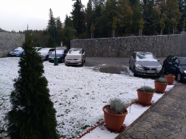Foto: Časť Slovenska v utorok ráno zahalila snehová pokrývka