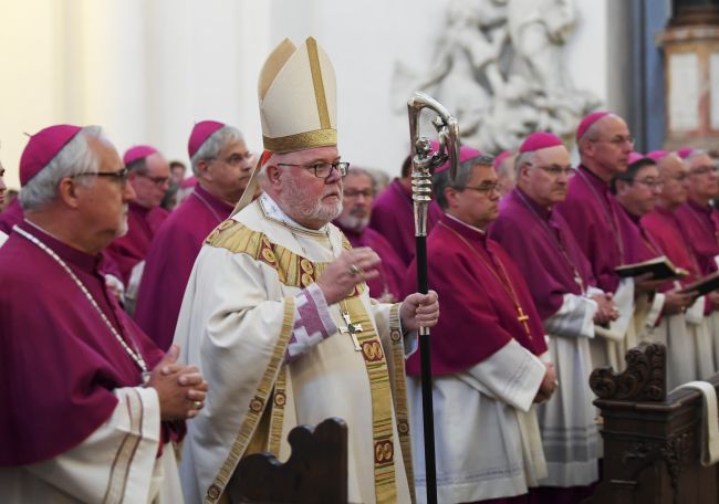 Nemeckú katolícku cirkev vyzývajú na odškodnenie obetí; biskupi predložia správu