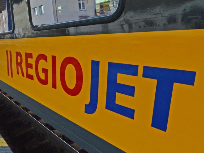 RegioJet chce prijať 30 nových stevardov a vlakvedúcich