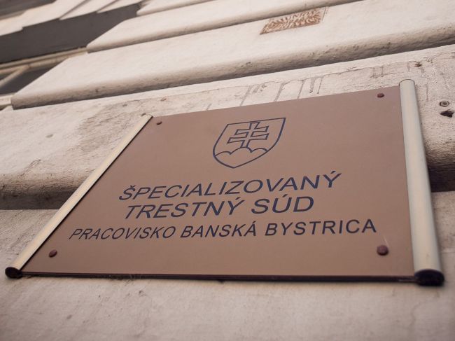 Najbližšie hodiny by mohli ukázať, či si vraždu objednala Alena Zs.