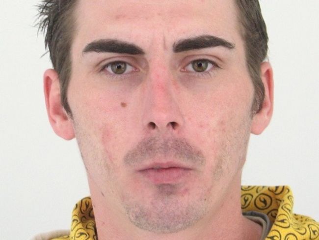 Polícia pátra po Marekovi Kánovi