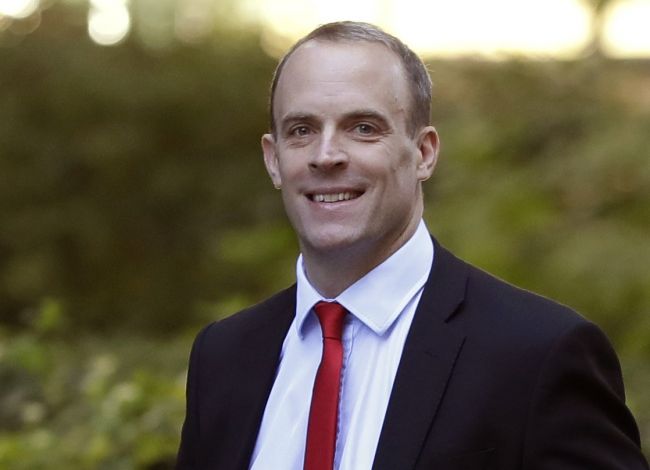 Britský minister preferuje brexit bez dohody pred úzkymi zväzkami s EÚ