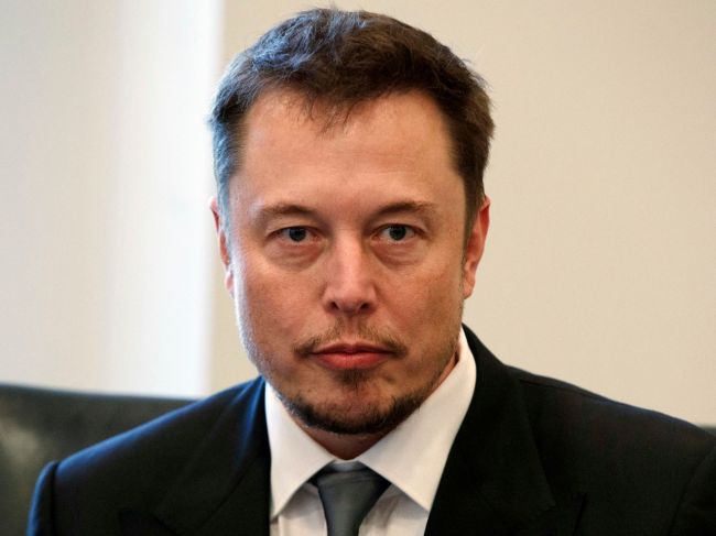 Elon Musk sa dohodol so SEC, akcia Tesly vzrástla o vyše 15 %