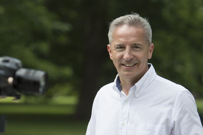 V boji o post primátora Bratislavy podľa prieskumu vedie Mika