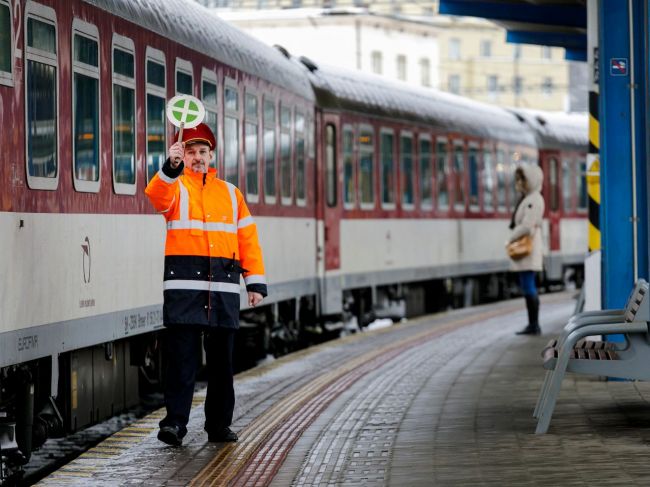 Nové uniformy bude mať viac ako 2000 zamestnancov ZSSK