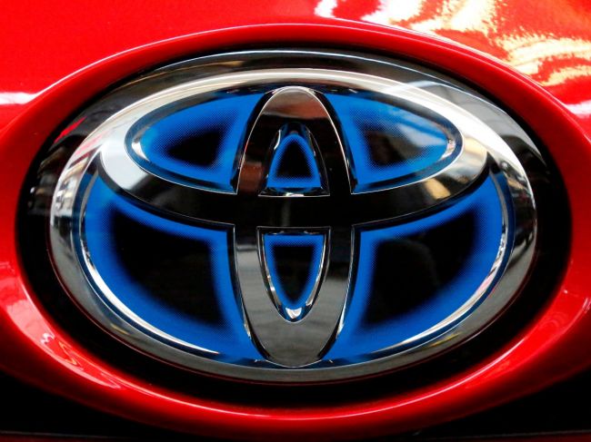 Toyota zvoláva do servisov viac ako 2,4 milióna automobilov