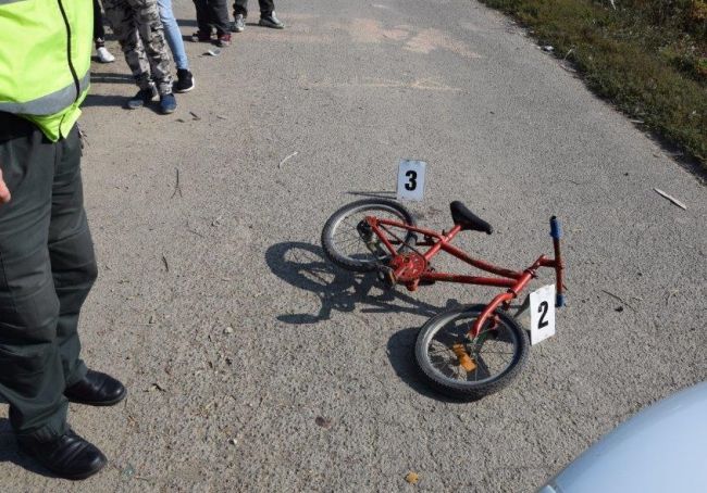 Maloletý cyklista sa pri dopravnej nehode ťažko zranil, nemal prilbu