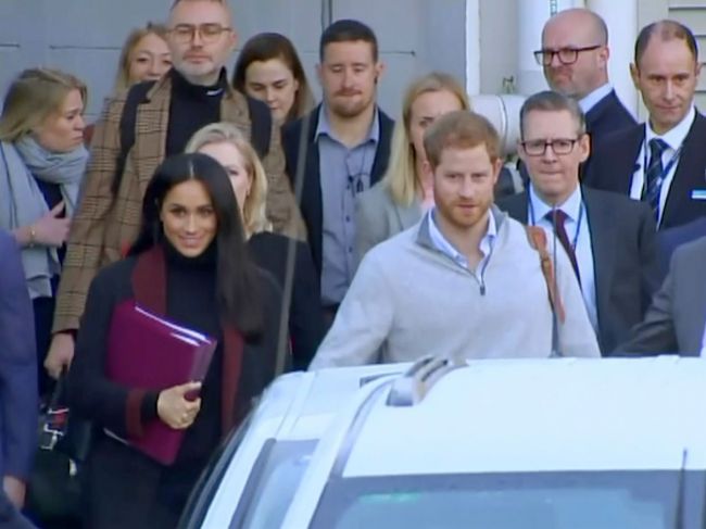 Harry a Meghan pricestovali na svoju prvú zahraničnú návštevu