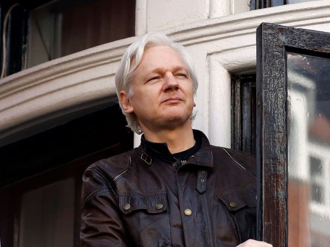 Ekvádor obnovil zakladateľovi WikiLeaks Assangeovi pripojenie na internet