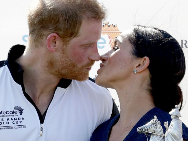 Princ Harry a jeho manželka Meghan očakávajú svoje prvé dieťa