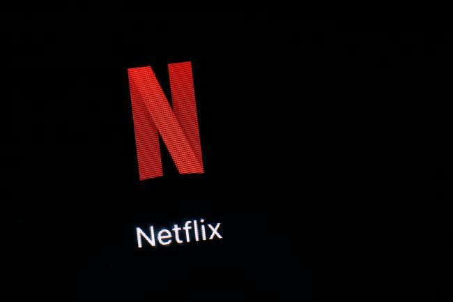 Netflix ponúkne čoskoro v premiére svoj historicky prvý seriál nakrútený v Česku