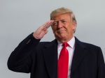 Trump ustúpil od svojej hrozby strieľať na migrantov