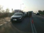 Foto: V Bratislave sa zrazili 3 autá, na mieste sú pohotovostné zložky