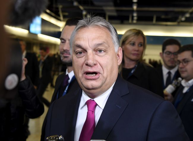 Orbán: Chybou EPP bolo, že sa nepodarilo udržať Britov v EÚ a migrantov mimo EÚ