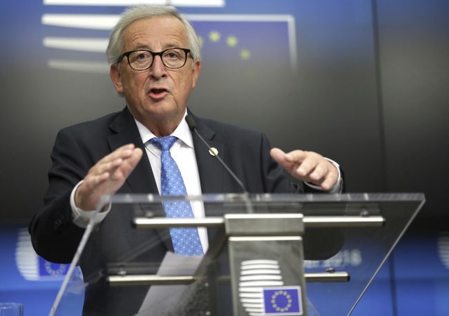 Juncker: "Prímerie" v otázke ciel na dovoz áut z EÚ do USA nemusí trvať dlho