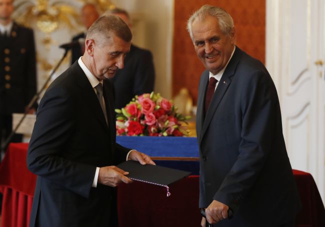 Zeman: Ak padne vláda, poverím Babiša znova