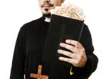 Odvolali kňaza, ktorý spreneveril v internetovej lotérii 120.000 eur