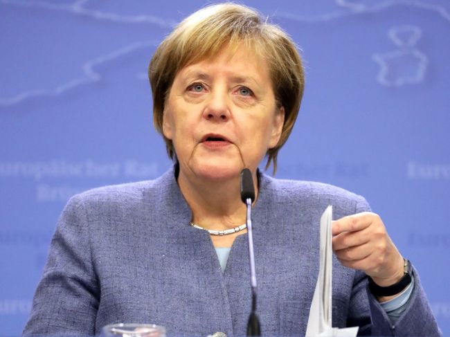 Merkelová po summite: Dohoda o brexite pripravila pôdu pre riadený rozvod