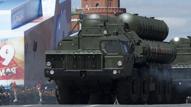 Rusko vysiela na Krym ďalšiu divíziu raketových systémov S-400