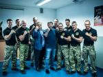 Video: Chuck Norris prišiel do Budapešti na charitatívnu akciu, Orbán mu ukázal komando