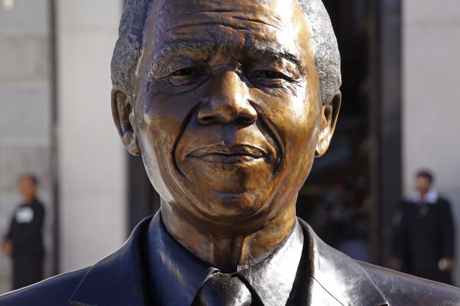 Pred piatimi rokmi zomrel prvý černošský prezident JAR Nelson Mandela